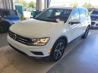 Used 2018 Volkswagen Tiguan SEL image 1