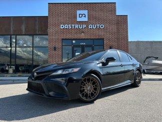 Used 2023 Toyota Camry SE image 1