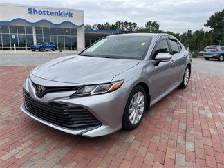 Used 2019 Toyota Camry LE image 1