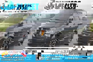 Used 2017 Dodge Grand Caravan SXT image 1