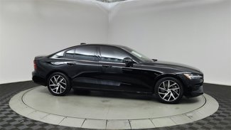 Used 2020 Volvo S60 T6 Momentum image 1