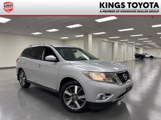 Used 2014 Nissan Pathfinder Platinum image 1