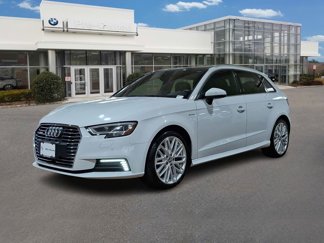 Used 2018 Audi A3 e-tron Prestige image 1
