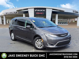 Used 2018 Chrysler Pacifica Touring-L image 1