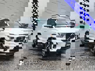 Certified 2023 Volvo XC40 B5 Plus image 1