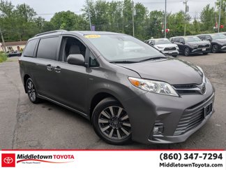 Used 2018 Toyota Sienna XLE image 1