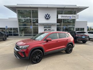 New 2024 Volkswagen Taos SE image 1