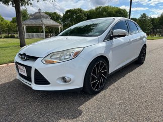 Used 2014 Ford Focus SE w/ SE Sport Package image 1