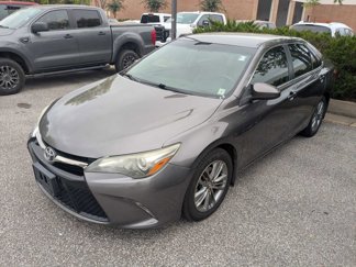 Used 2015 Toyota Camry SE image 1