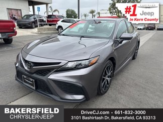 Used 2023 Toyota Camry SE image 1