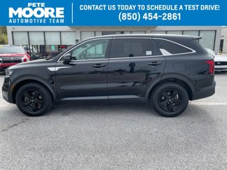 Used 2021 Kia Sorento LX image 1