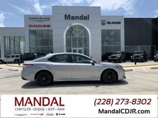 Used 2020 Toyota Camry LE image 1