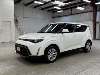 Used 2023 Kia Soul LX image 1
