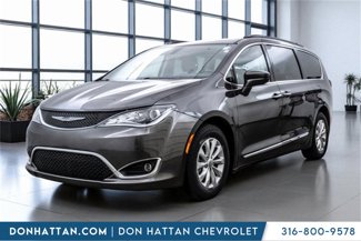 Used 2017 Chrysler Pacifica Touring-L image 1