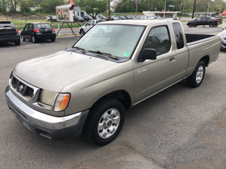 Used 2000 Nissan Frontier XE image 1