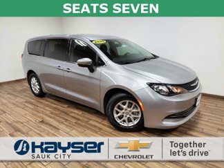 Used 2020 Chrysler Voyager LX image 1