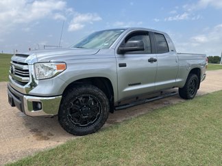 Used 2017 Toyota Tundra SR5 image 1