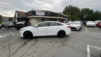 Used 2016 Hyundai Sonata SE image 1