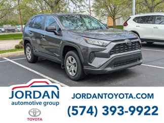 Used 2022 Toyota RAV4 LE image 1