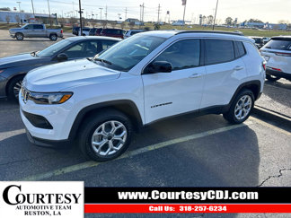 New 2025 Jeep Compass Latitude image 1