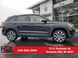 Used 2024 Volkswagen Taos SE image 1