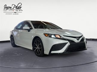 Used 2023 Toyota Camry SE image 1