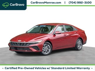 Used 2024 Hyundai Elantra SEL image 1