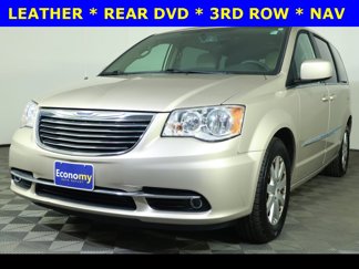 Used 2016 Chrysler Town & Country Touring image 1