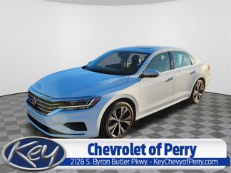 Used 2022 Volkswagen Passat 2.0T SE image 1