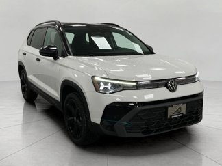 New 2025 Volkswagen Taos SE image 1