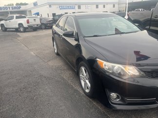 Used 2014 Toyota Camry SE image 1