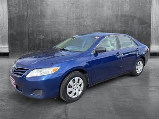Used 2010 Toyota Camry LE image 1