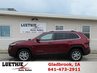 Used 2018 Jeep Cherokee Latitude w/ Cold Weather Group image 1