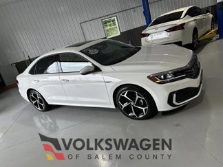 Used 2021 Volkswagen Passat 2.0T R-Line image 1