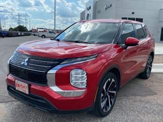 Used 2022 Mitsubishi Outlander ES image 1