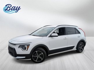 Used 2024 Kia Niro LX image 1