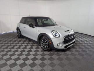 Used 2019 MINI Cooper S image 1