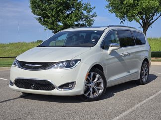 Used 2020 Chrysler Pacifica Limited w/ Tire & Wheel Group image 1