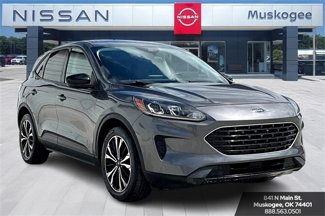 Used 2021 Ford Escape SE w/ SE Sport Appearance Package image 1