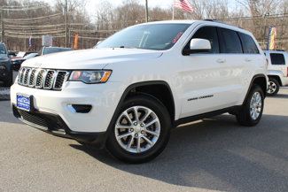 Certified 2021 Jeep Grand Cherokee Laredo image 1