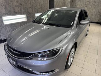 Used 2015 Chrysler 200 Limited w/ Convenience Group image 1