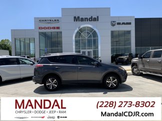 Used 2018 Toyota RAV4 XLE image 1