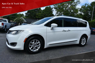 Used 2020 Chrysler Pacifica Touring-L image 1