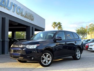 Used 2014 Mitsubishi Outlander SE image 1