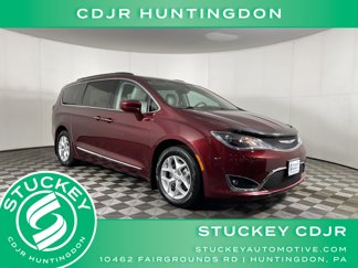 Used 2017 Chrysler Pacifica Touring-L w/ Tire & Wheel Group image 1