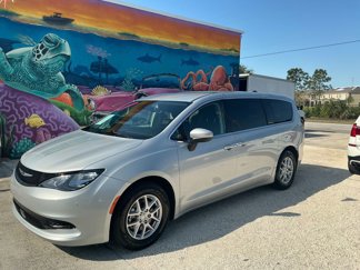 Used 2023 Chrysler Voyager LX image 1