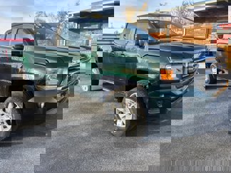 Used 2015 GMC Canyon SLE image 1