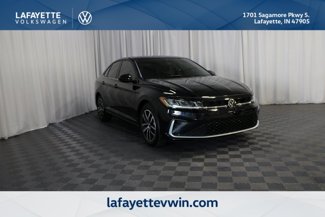 Used 2025 Volkswagen Jetta SE w/ Sunroof Package image 1