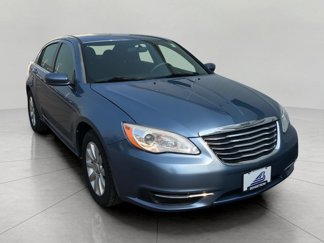 Used 2011 Chrysler 200 Touring image 1