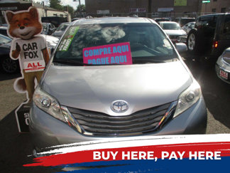 Used 2014 Toyota Sienna XLE image 1